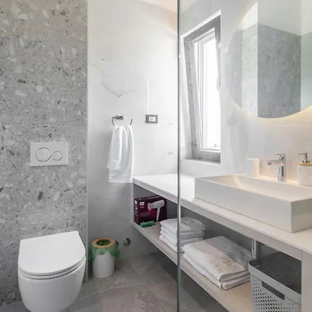 New ! Luxury - Roma 1 And 2 With Two Heated Pool Podstrana