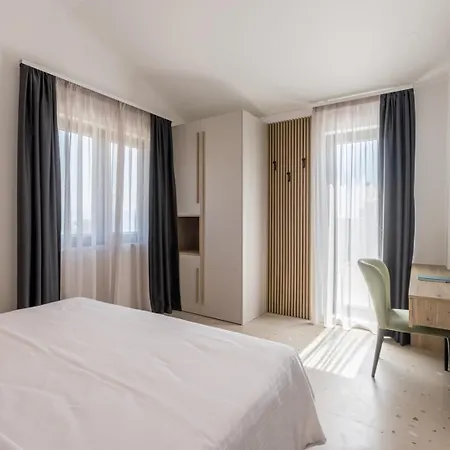 New ! Luxury - Roma 1 And 2 With Two Heated Pool Vila