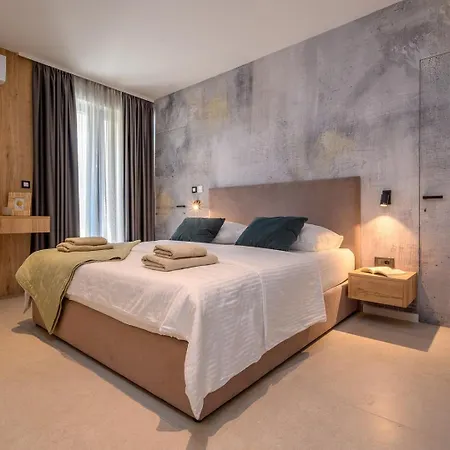 New ! Luxury - Roma 1 And 2 With Two Heated Pool * Podstrana