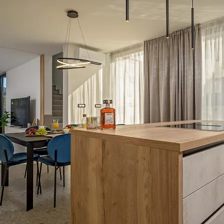 New ! Luxury - Roma 1 And 2 With Two Heated Pool Vila Podstrana