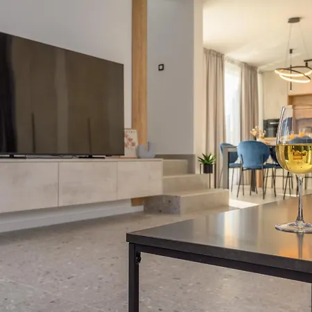 New ! Luxury - Roma 1 And 2 With Two Heated Pool Vila