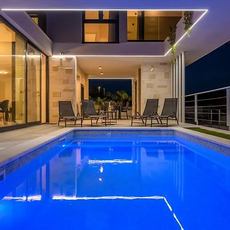 New ! Luxury - Roma 1 And 2 With Two Heated Pool Vila *