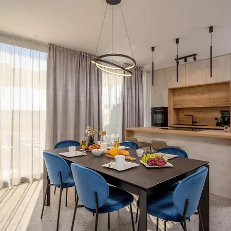 Vila New ! Luxury - Roma 1 And 2 With Two Heated Pool Podstrana